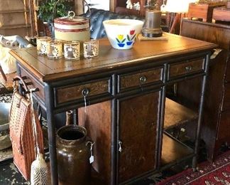 Double Sided Rolling Bar with Drawers on both sides