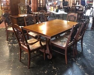 Antique Solid Wooden Dining Room Suite with 8 Chairs 