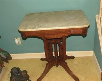 VICTORIAN MARBLE TOP TABLE.