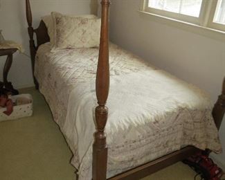 BEAUTIFUL PAIR OF SOLID WOOD SINGLE POSTER TWIN BEDS