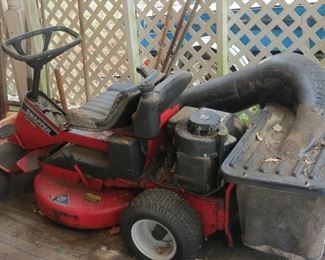 SNAPPER MOWER.  GOOD FOR PARTS.