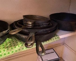 Cast Iron Skillets: Griswold, Wagner, SK and more