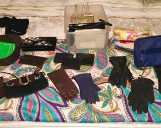 Accessories, purses, gloves, wallets, make-up bags, etc.