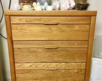 4 drawer chest of drawers, Easter decor