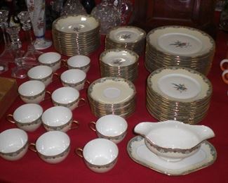85pcs. Limoges'Le Tanneur' china