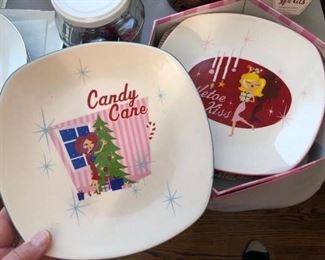 Adorable set of holiday desert plates!