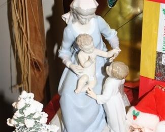 Lladro Mother with children