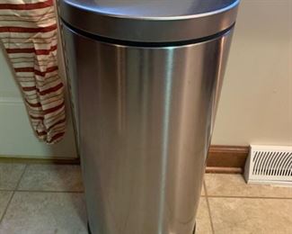 Kitchen Garbage Can!