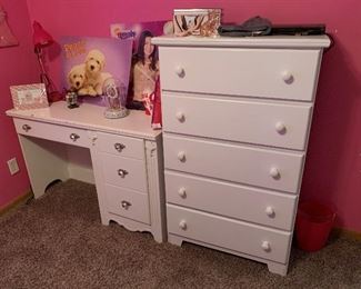 Lang Furniture Bedroom Set