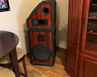 Welton USA PS68C Floor Standing Speaker (PAIR)