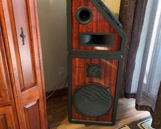 Welton USA PS68C Floor Standing Speaker (PAIR)