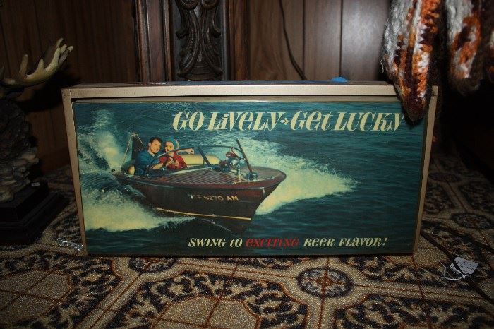 Vintage Lucky Lager Bar Light