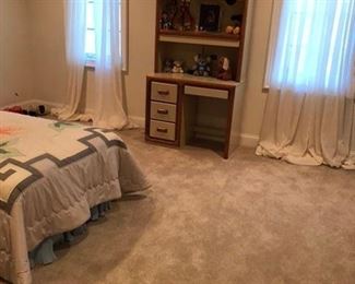 Child bedroom set
Bed, desk, dresser & mirror
Mattress & comforter never used.