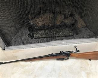 1900’s British Enfield Rifle
Was my grand dads
