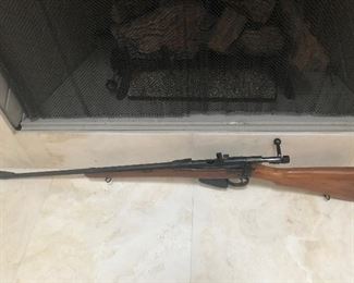 British Enfield Rifle 303
1900’s 
Was my grandfathers