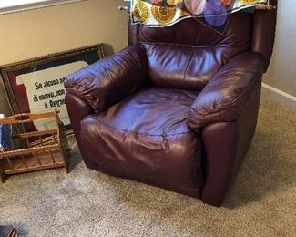 RECLINER, MAROON LEATHER, NICE