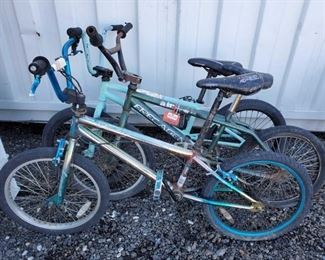 13: Kent, FreeAgent and 1 Unbranded BMX Bicycles
Kent, FreeAgent and 1 Unbranded BMX Bicycles
