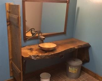  Single bathroom  counter 