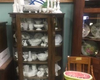  Lovely collection of milk glass 