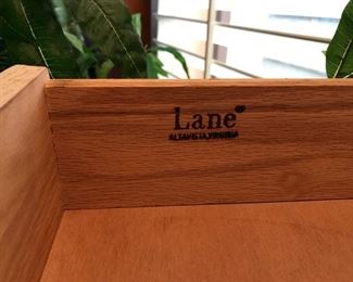 Lane is the manufacturer of the entire dining set