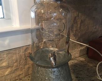 EXETER glass beverage dispenser with stand