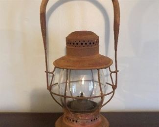 L. MOORE SWITCHMAN'SRAILROAD lantern Patented June 1906. Globe acid etched L & P