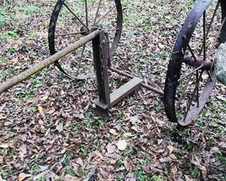 Metal wagon wheels