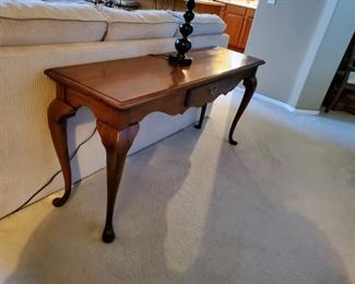 Thomasville Couch Table