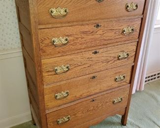 Oak Chest of Drawers 