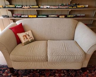 Rowe love seat, Matching Set 