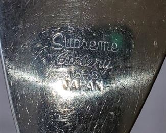 Supreme cutlery, Brown bakelite handles 