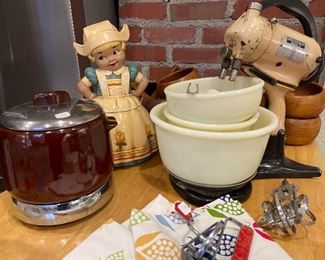 Hamilton Beach Model "D" vintage mixer complete with bowls and Twin Winton Dutch girl cookie jar