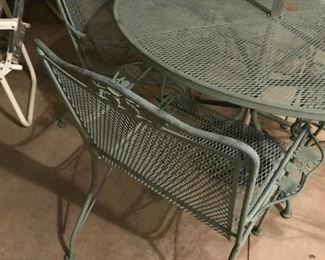 Round metal Patio table with 4 chairs and Umbrella
