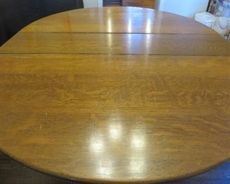 Round Oak Dining Table
