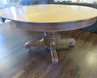 Round Oak Dining Table
