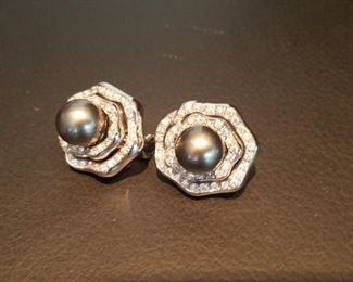 Platinum and Sea Pearl large earrings 