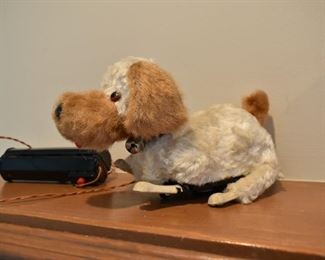 VINTAGE BATTERY OPERATED DOG 