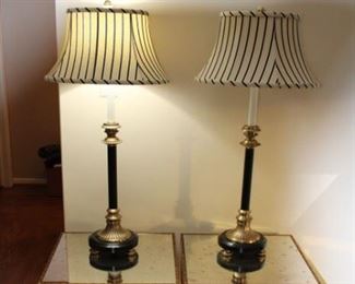2 Decorative lamps, 2 Accent tables