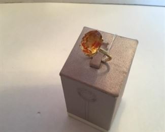 Ring Citrine oval stone on 14kt yellow gold size 6.5