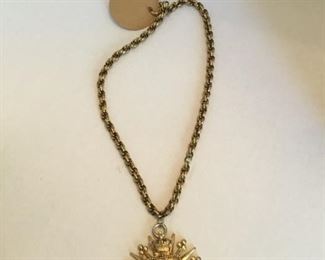 Trifari vintage jewelry chain & pendant cote of arms