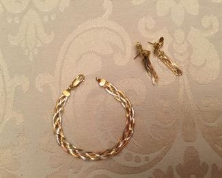 18kt tri color gold bracelet & earrings flat rope style - 10 grams