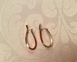 14kt gold Italy made earrings - 2 grams