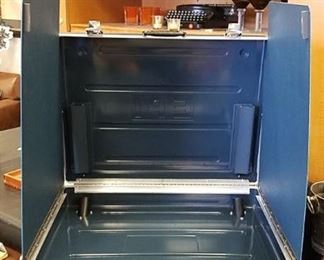 EPT 24"W Portable Polling Booth (no Legs)