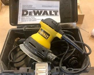 DeWalt Random Orbit Palm Sander DW423