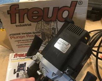 Freud Industrial FT2000E Variable Speed Plunge Router 