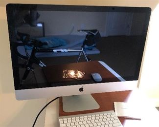 Apple macOS High Sierra 20 GB monitor and keyboard and mouse