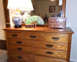 Dresser with mirror : Part of Link-Taylor Oak Bedroom Suite