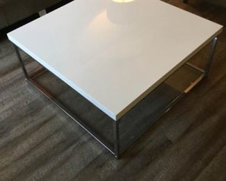 White Square Coffee Table https://ctbids.com/#!/description/share/307009