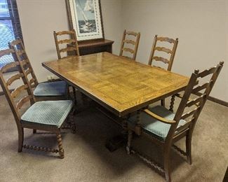 $150 Oak table with leaves and 6 chairs
