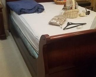 Queen Size Sleigh Bed